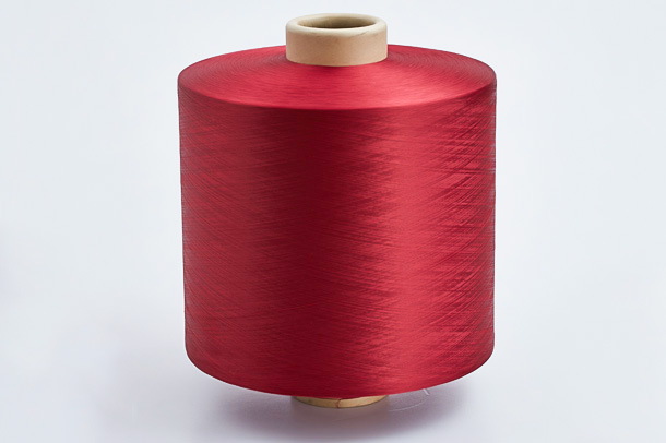 Ang pagtaas ng polyester carpet yarn: nangunguna sa bagong trend sa industriya ng tela