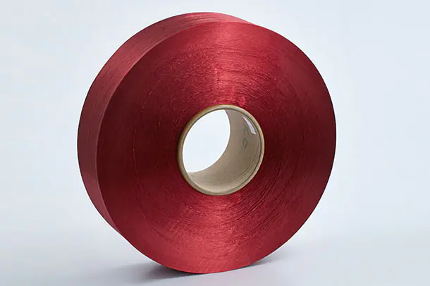 Ano ang mabuti para sa polyester yarn?